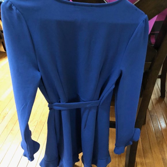 NWT REVAMPED wrap top, size Medium - Picture 3 of 3